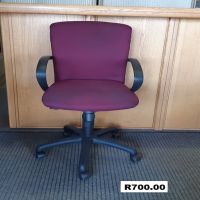 CH1 - Chair swivel R700.00 Burgandy